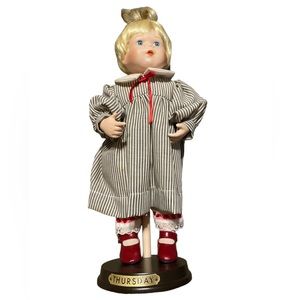 Vintage PD-Royal Heirloom Collectible Children of theWeek Thursday Child W-Stand